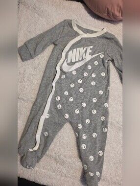 Nike Gray Smiley-Print Footed Baby One-Piece